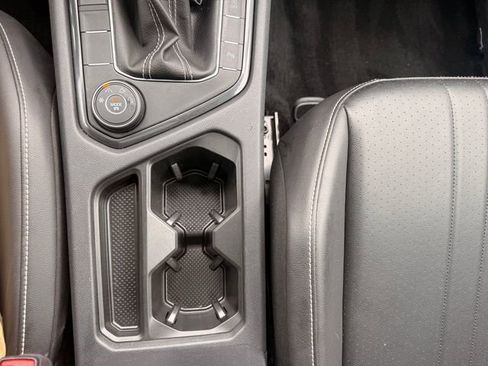 Certified 2024 Volkswagen Tiguan SE R-Line AWD/4WD image 29