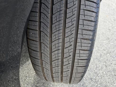 Used 2025 Audi Q5 Premium w/ Convenience Package image 31