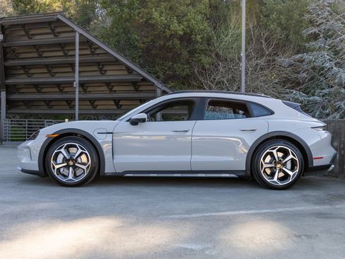 Used 2025 Porsche Taycan 4S image 2