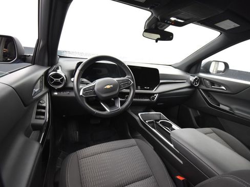 Used 2025 Chevrolet Equinox LT image 11