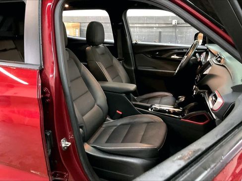 Used 2022 Chevrolet TrailBlazer RS w/ Sun and Liftgate Package image 10