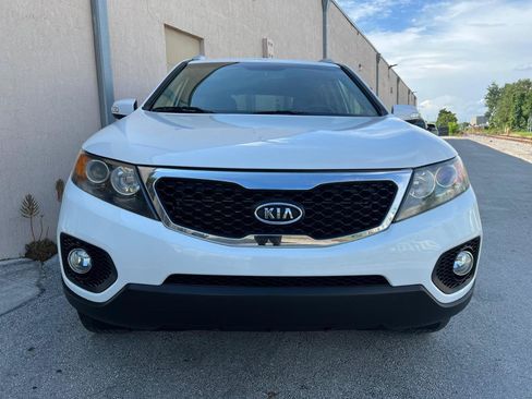 Used 2013 Kia Sorento LX w/ Convenience Pkg FWD image 9