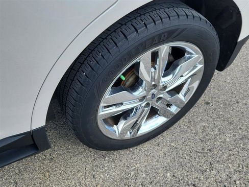 Used 2012 Ford Edge Limited FWD image 10
