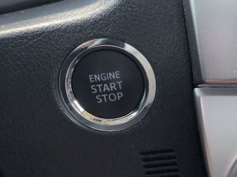 Used 2022 Toyota 4Runner SR5 Premium w/ Moonroof Package RWD image 28