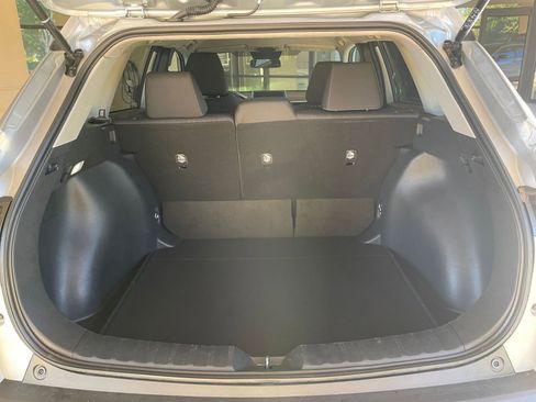 Used 2025 Toyota Corolla Cross LE image 29