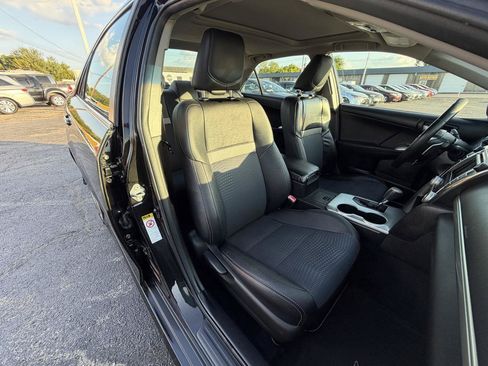 Used 2014 Toyota Camry SE FWD image 16