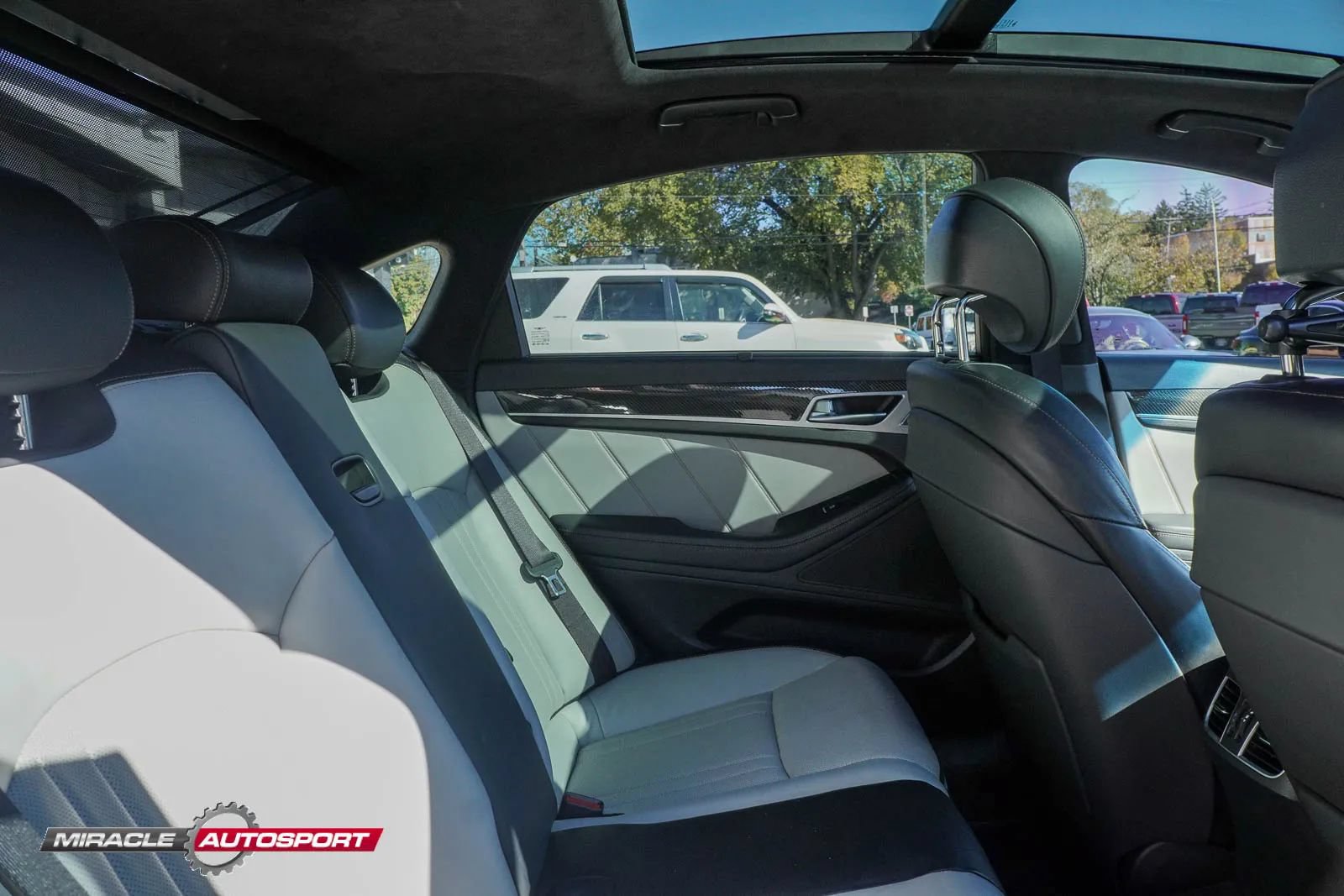 Used 2018 Genesis G80 3.3T Sport RWD image 40