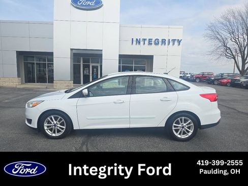Used 2016 Ford Focus SE image 1