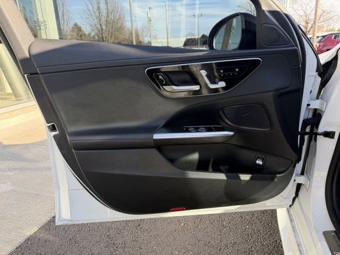 Used 2022 Mercedes-Benz C 300 4MATIC Sedan image 11