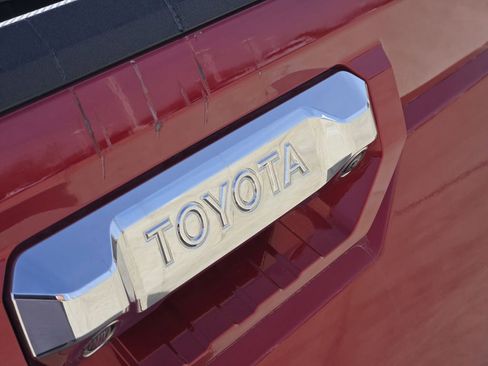Used 2024 Toyota Tundra Limited image 11