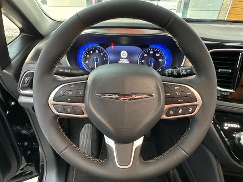 New 2026 Chrysler Pacifica Pinnacle image 11