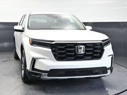 Used 2025 Honda Pilot EX-L image 2