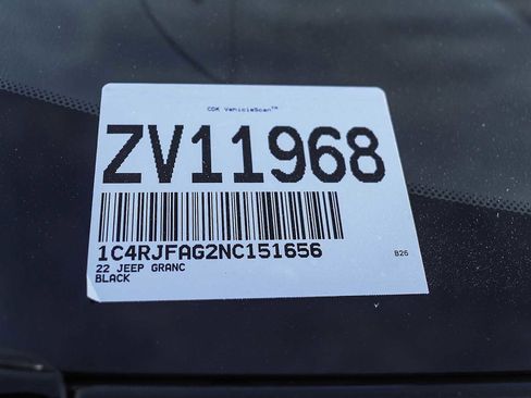 Used 2022 Jeep Grand Cherokee Laredo X AWD/4WD image 29