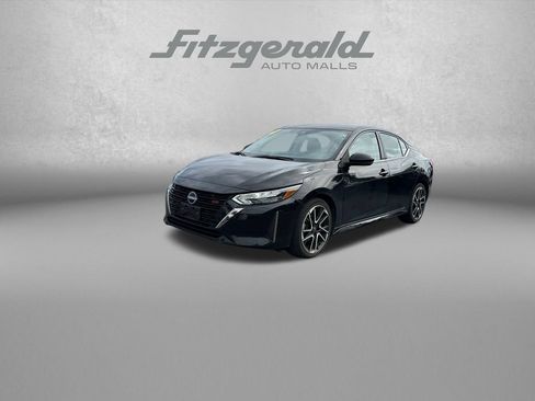 Used 2025 Nissan Sentra SR FWD image 3
