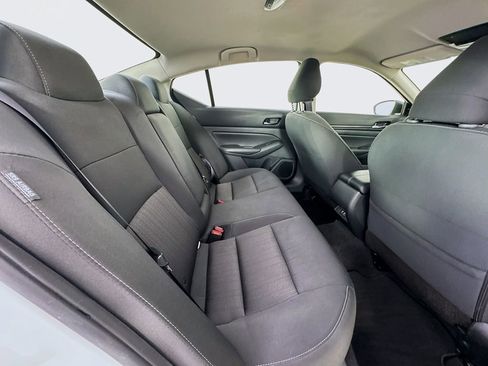 Used 2025 Nissan Altima 2.5 SV FWD image 31