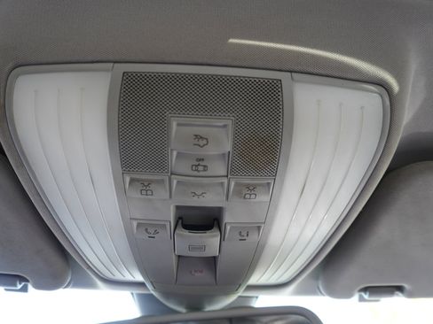 Used 2011 Mercedes-Benz E 350 4MATIC Sedan image 27