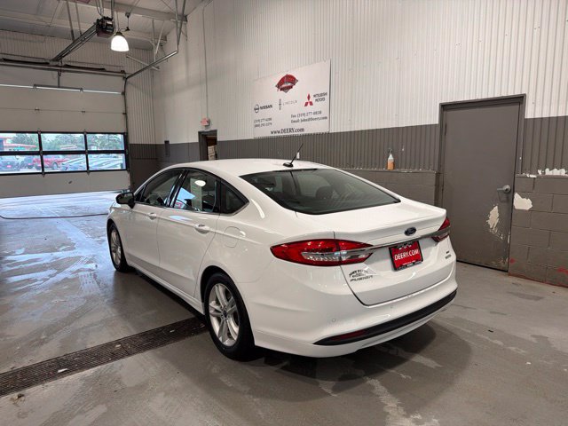 Used 2018 Ford Fusion SE w/ Fusion SE Technology Package FWD image 6