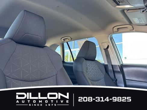 Used 2025 Toyota RAV4 XLE AWD/4WD image 19