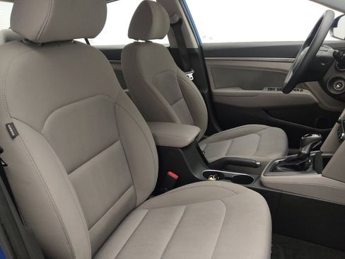 Used 2017 Hyundai Elantra SE image 21
