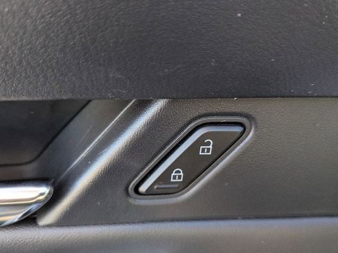 Used 2025 MAZDA CX-30 AWD 2.5 S w/ Preferred Package image 17