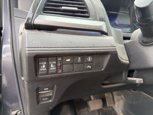 Used 2024 Honda Odyssey Touring image 16