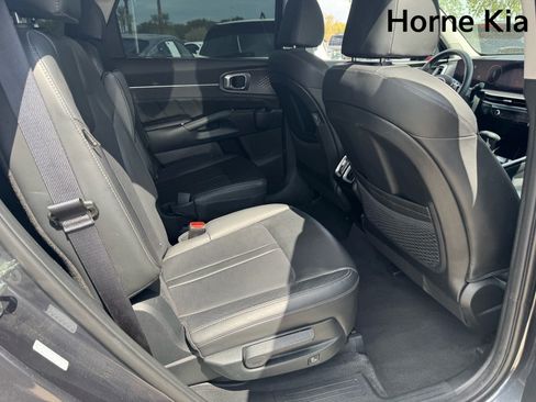 Certified 2024 Kia Sorento SX FWD image 29