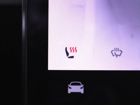 Used 2022 Tesla Model Y Long Range image 18