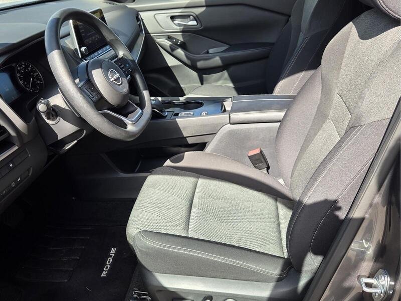 Used 2024 Nissan Rogue SV FWD image 10