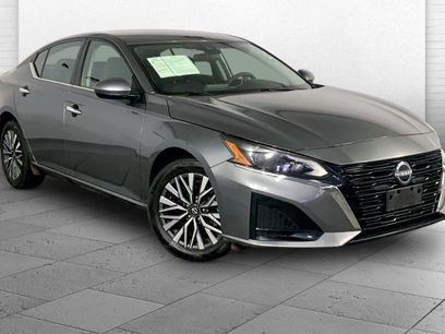 Used 2023 Nissan Altima 2.5 SV