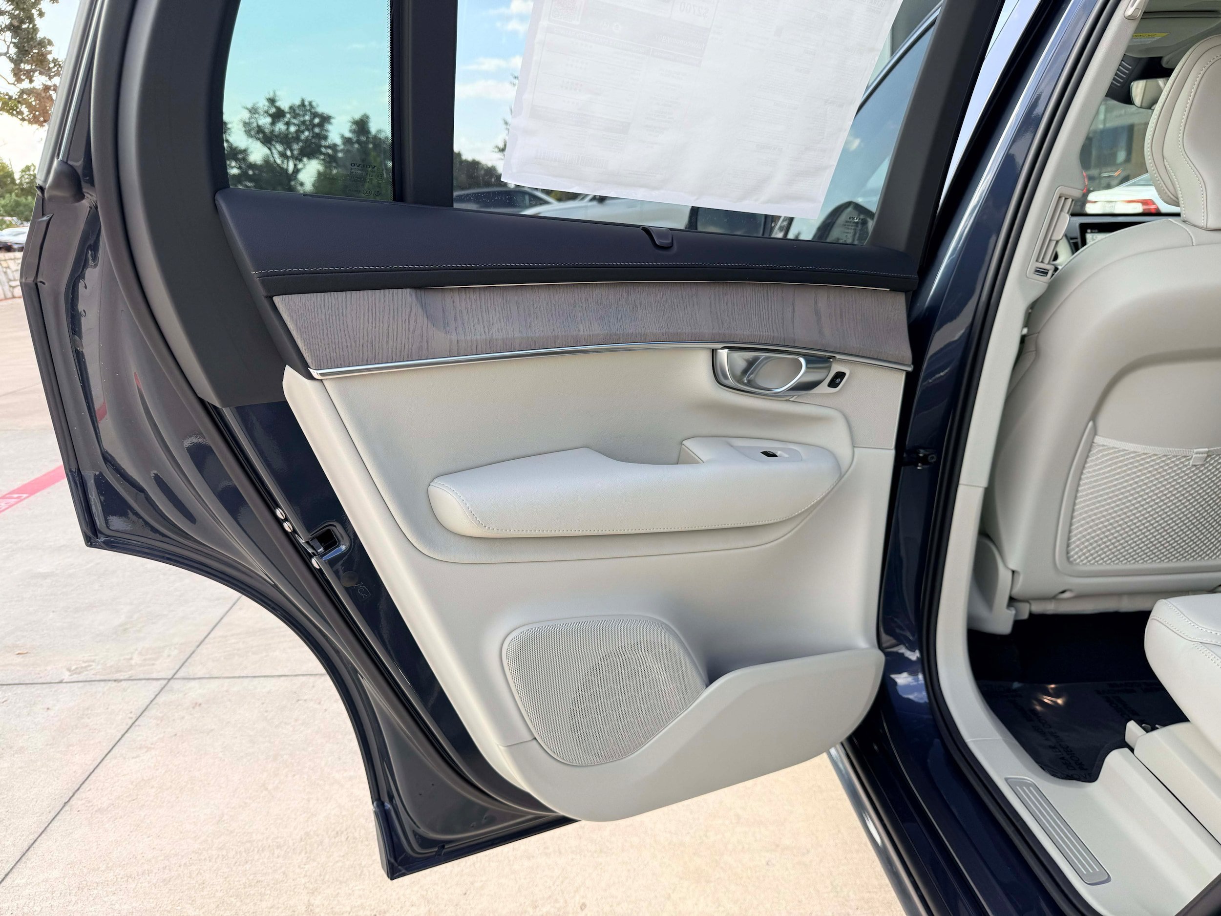 New 2026 Volvo XC90 B6 Ultra w/ Protection Package AWD/4WD image 15
