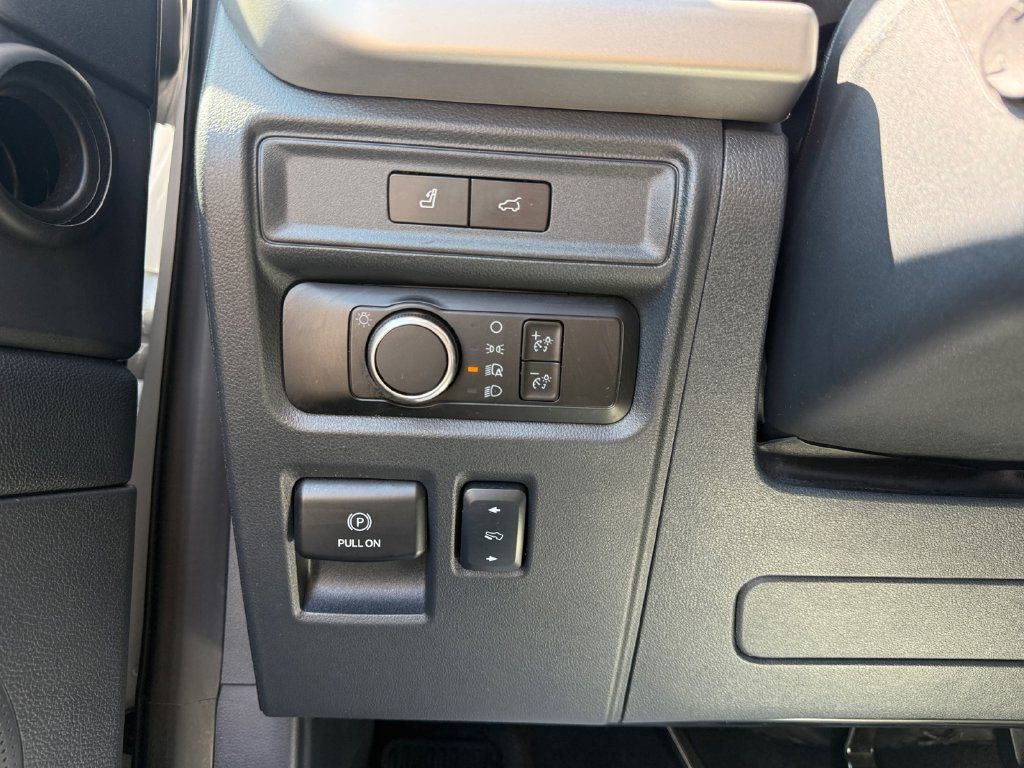 Used 2024 Ford Expedition XLT RWD image 24