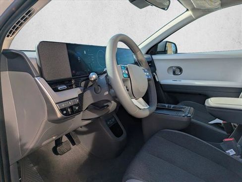 New 2026 Hyundai Ioniq 5 SE image 3