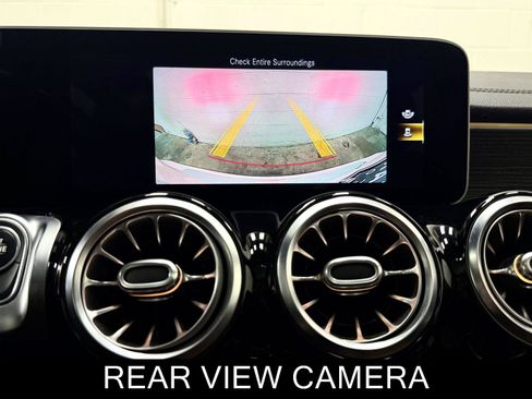 Used 2021 Mercedes-Benz GLB 250 image 34
