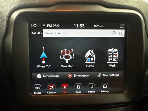 Used 2023 Jeep Renegade Altitude AWD/4WD image 13