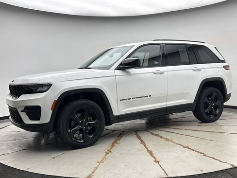 Used 2023 Jeep Grand Cherokee Altitude AWD/4WD image 1