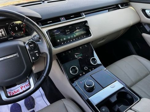 Used 2018 Land Rover Range Rover Velar S image 36