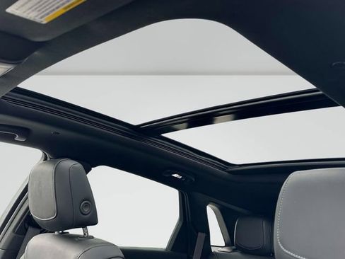 Used 2025 Cadillac XT5 Premium Luxury image 15