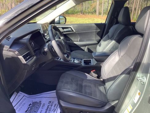 Used 2024 Mitsubishi Outlander SE image 14