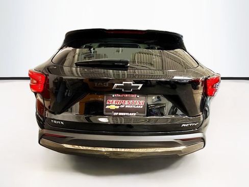 Used 2024 Chevrolet Trax ACTIV FWD image 7