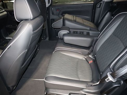 Used 2023 Honda Odyssey Elite image 15