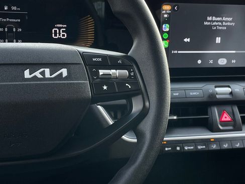 Used 2025 Kia K4 LXS image 14