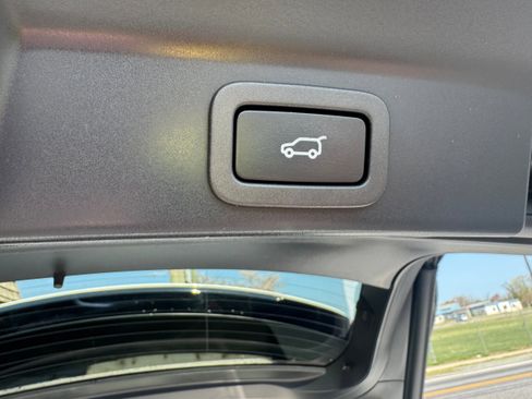 Used 2022 Jaguar F-PACE S AWD/4WD image 27