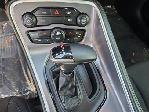 Certified 2019 Dodge Challenger SXT image 16