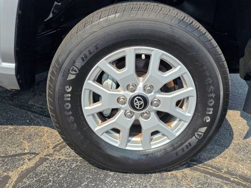 Used 2024 Toyota Tacoma SR5 AWD/4WD image 16