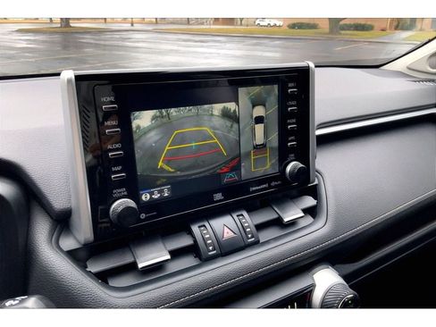 Used 2020 Toyota RAV4 Limited image 23