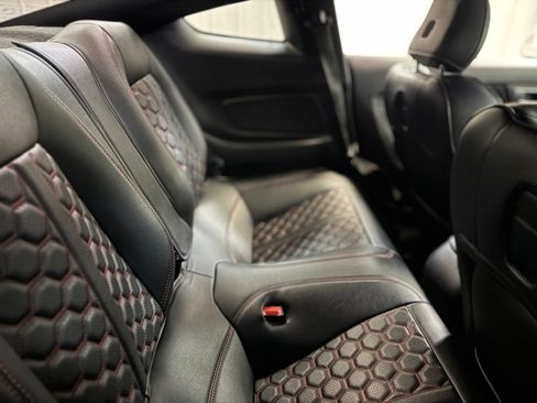 Used 2018 Ford Mustang GT RWD image 22