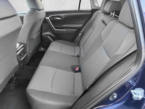 Used 2025 Toyota RAV4 XLE AWD/4WD image 17