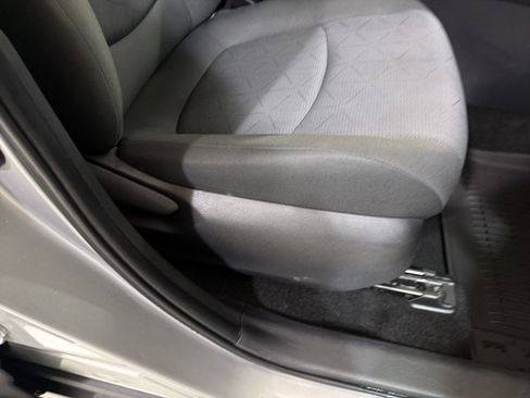 Used 2024 Toyota RAV4 XLE FWD image 37