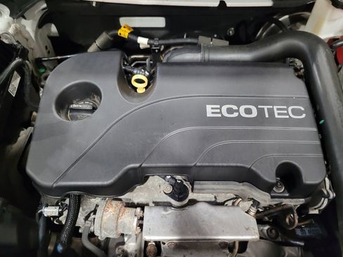 Used 2021 Chevrolet Equinox LS w/ LS Convenience Package image 30