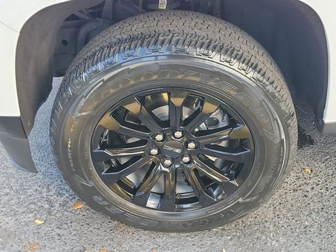 Used 2022 GMC Canyon Elevation image 5